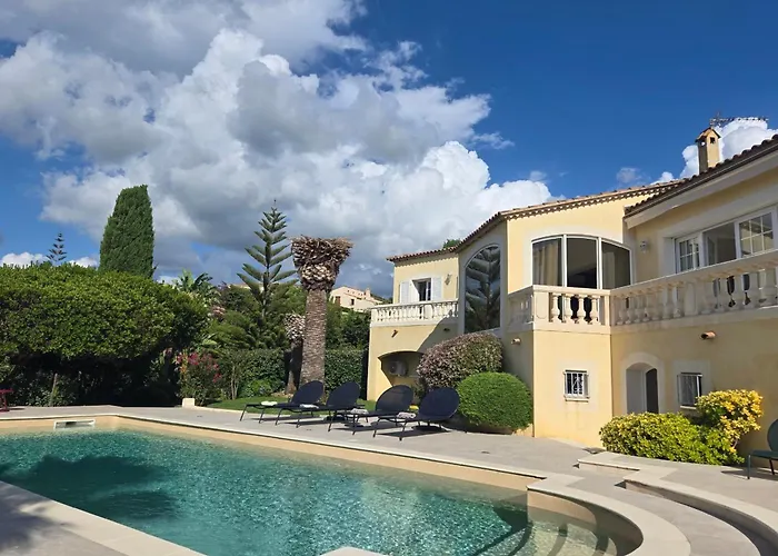 Villa di prestigio - climatizzazione - vista mare panoramica - 8 persone Villa Pietrosella