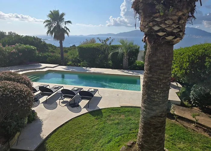 Villa di prestigio - climatizzazione - vista mare panoramica - 8 persone Pietrosella