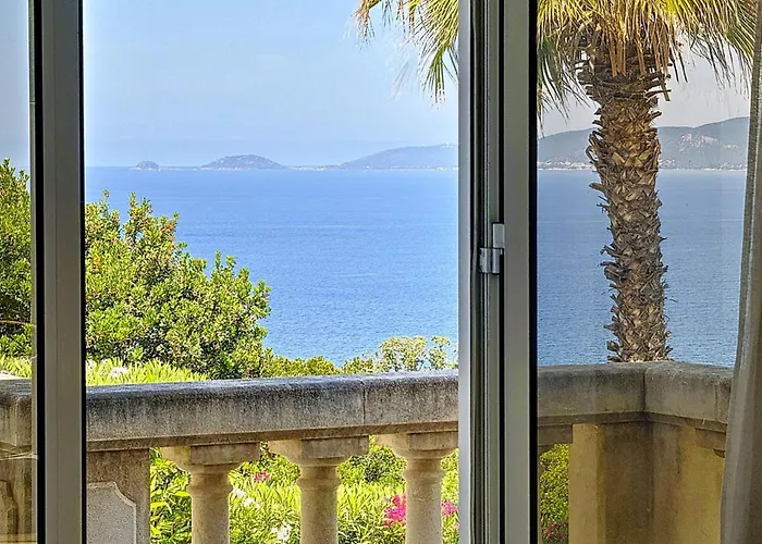 Villa di prestigio - climatizzazione - vista mare panoramica - 8 persone Villa